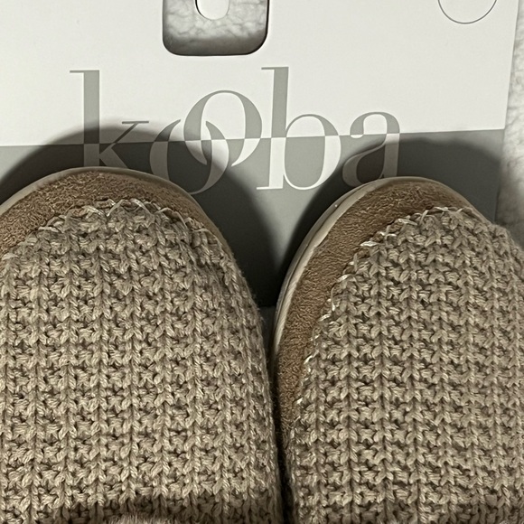 Kooba Tan Knit Slippers NWT - Picture 2 of 7